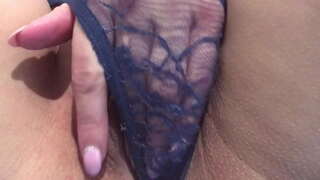 Haar kut moet een pik naar binnen. Close-Up