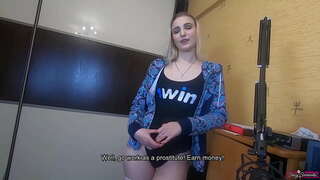 Starší bratr se nabídl, že jeho malá sestra, jak vydělat nějaké peníze s pomocí svého těla! Creampie pussy dvakrát!