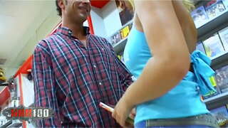 Mladá Blondýnka španělské zlato Sonia Manrique s velký přírodní kozičky fucked hard v zadku na video club