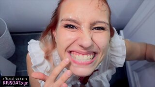 الوجه اللعنة Deepthroat الشباب فاتنة و نائب الرئيس على الأسنان من أجل تنظيف